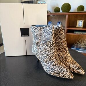 Like New Dolce Vita Dee Dee Leopard Boots